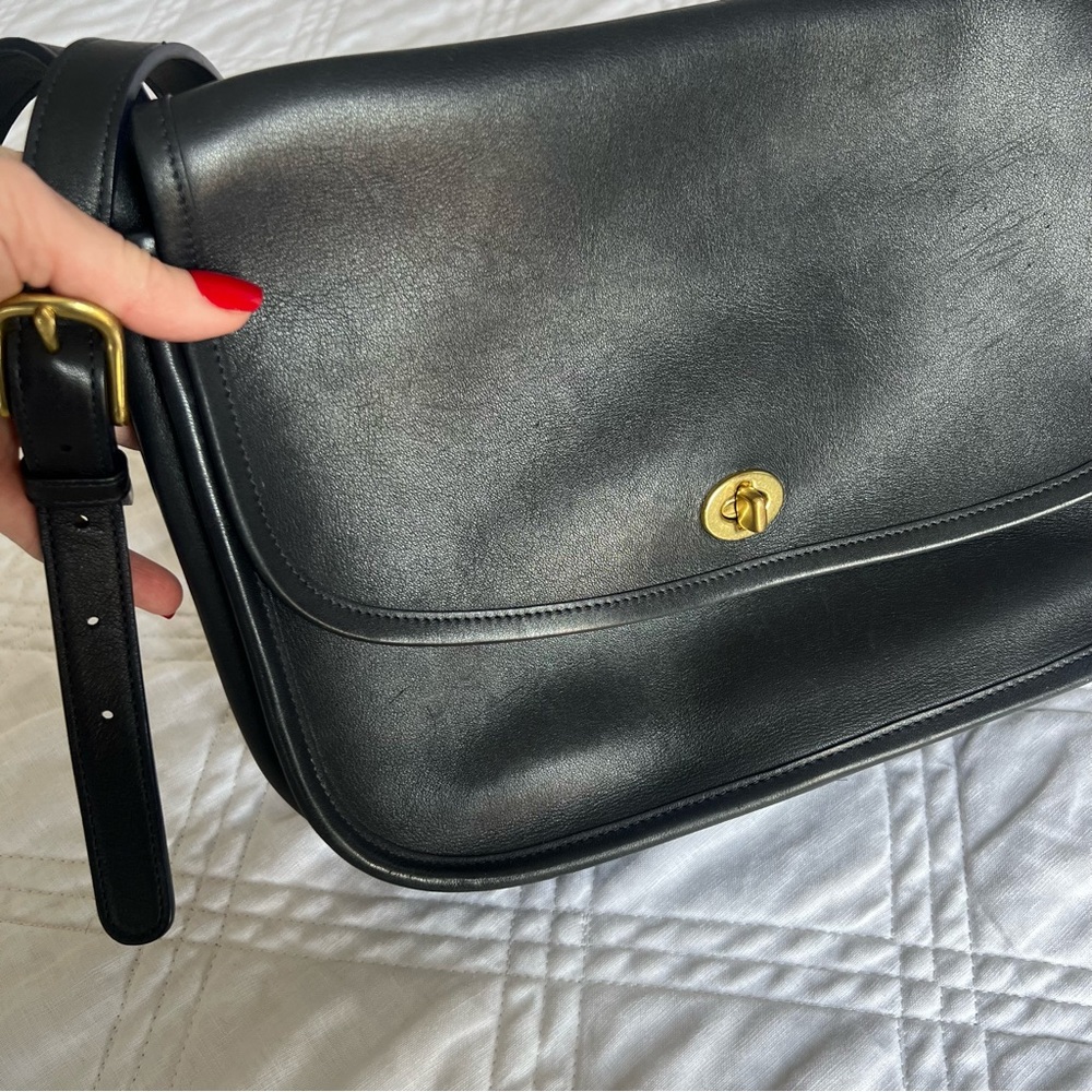 Vintage Black Coach Bag in Excellent Condition